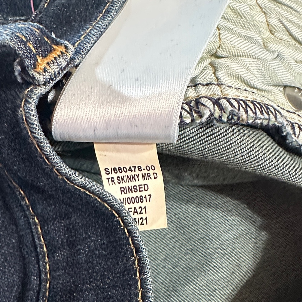 GAP True Skinny Mid Rise Jeans in Dark Blue Denim - Picture 5 of 5